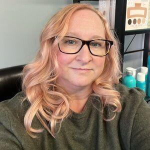 Meet your Posher, Monica